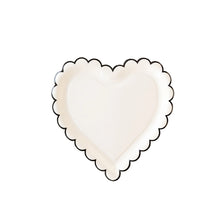  Scalloped Heart Paper Plate (Set of 24)